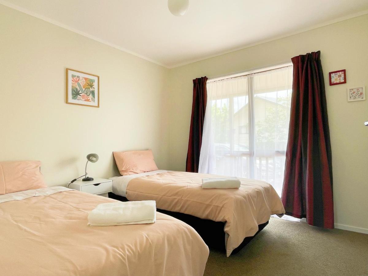 3 Bedroom Family Close To The Base * Hamilton